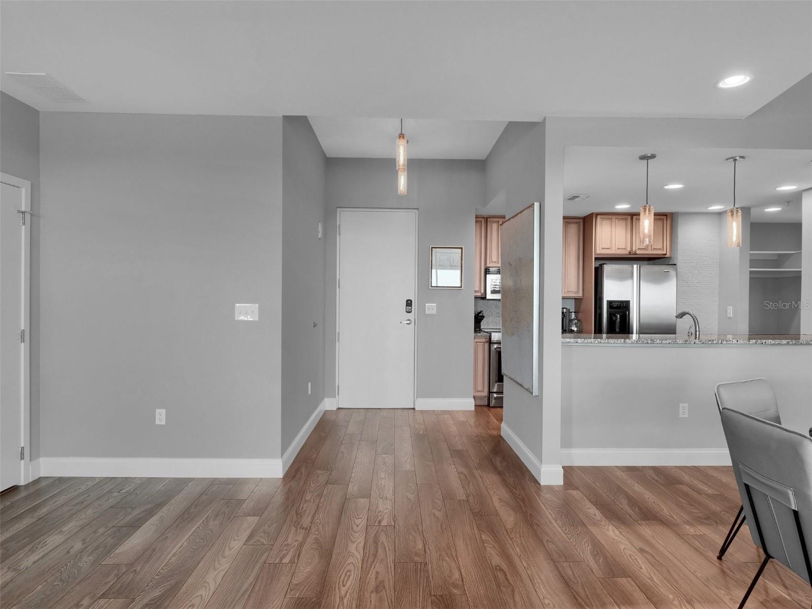 Image 32 of 65 For 525 Jackson Street