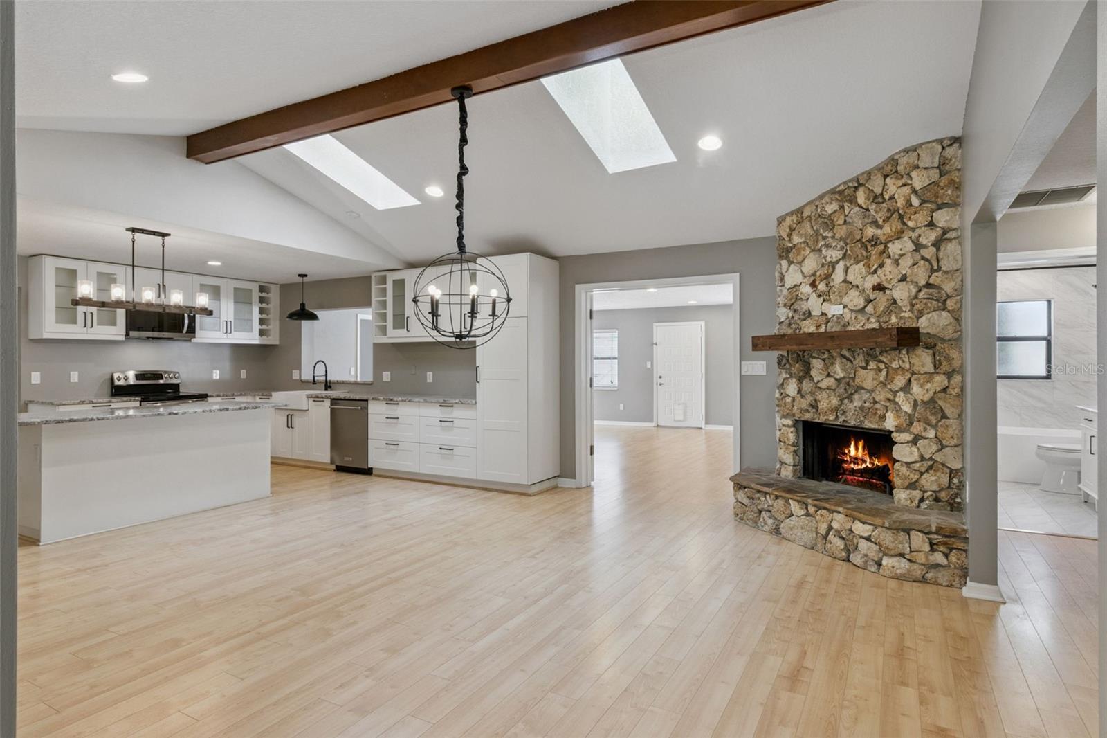 Image 12 of 43 For 4240 Landmark Drive