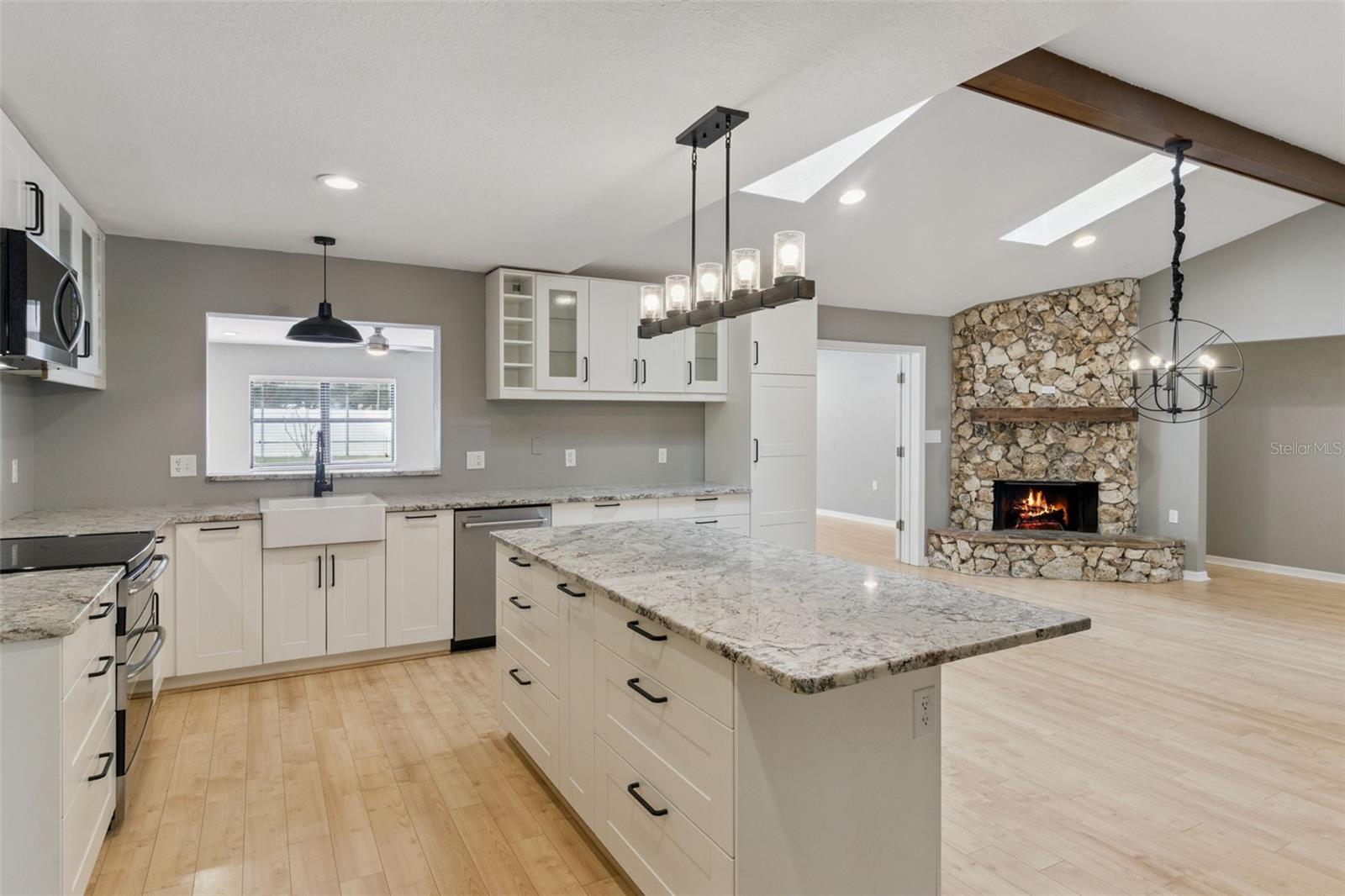 Image 16 of 43 For 4240 Landmark Drive