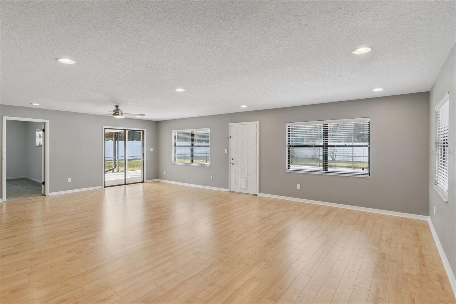 Image 19 of 43 For 4240 Landmark Drive