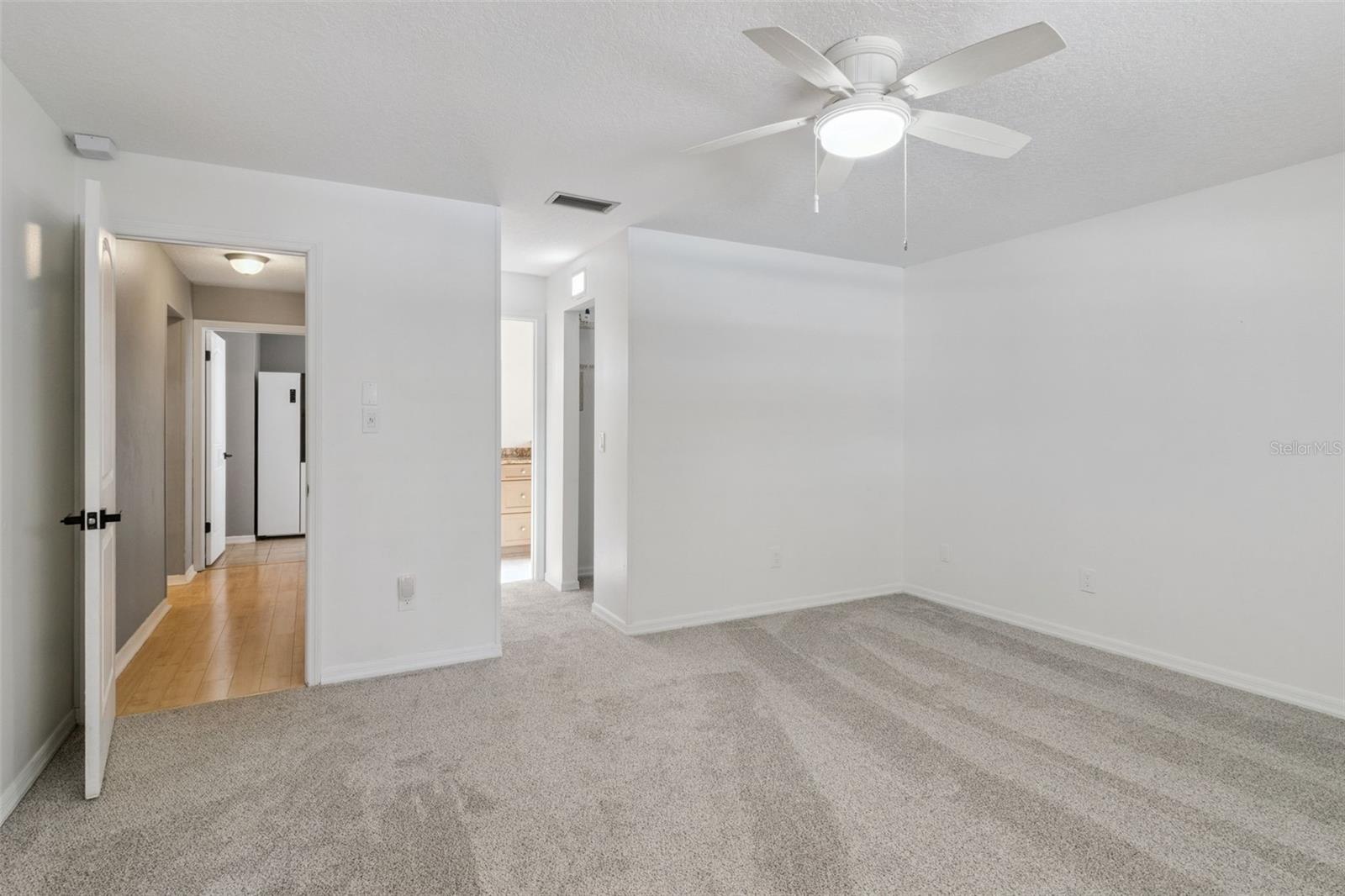 Image 22 of 43 For 4240 Landmark Drive