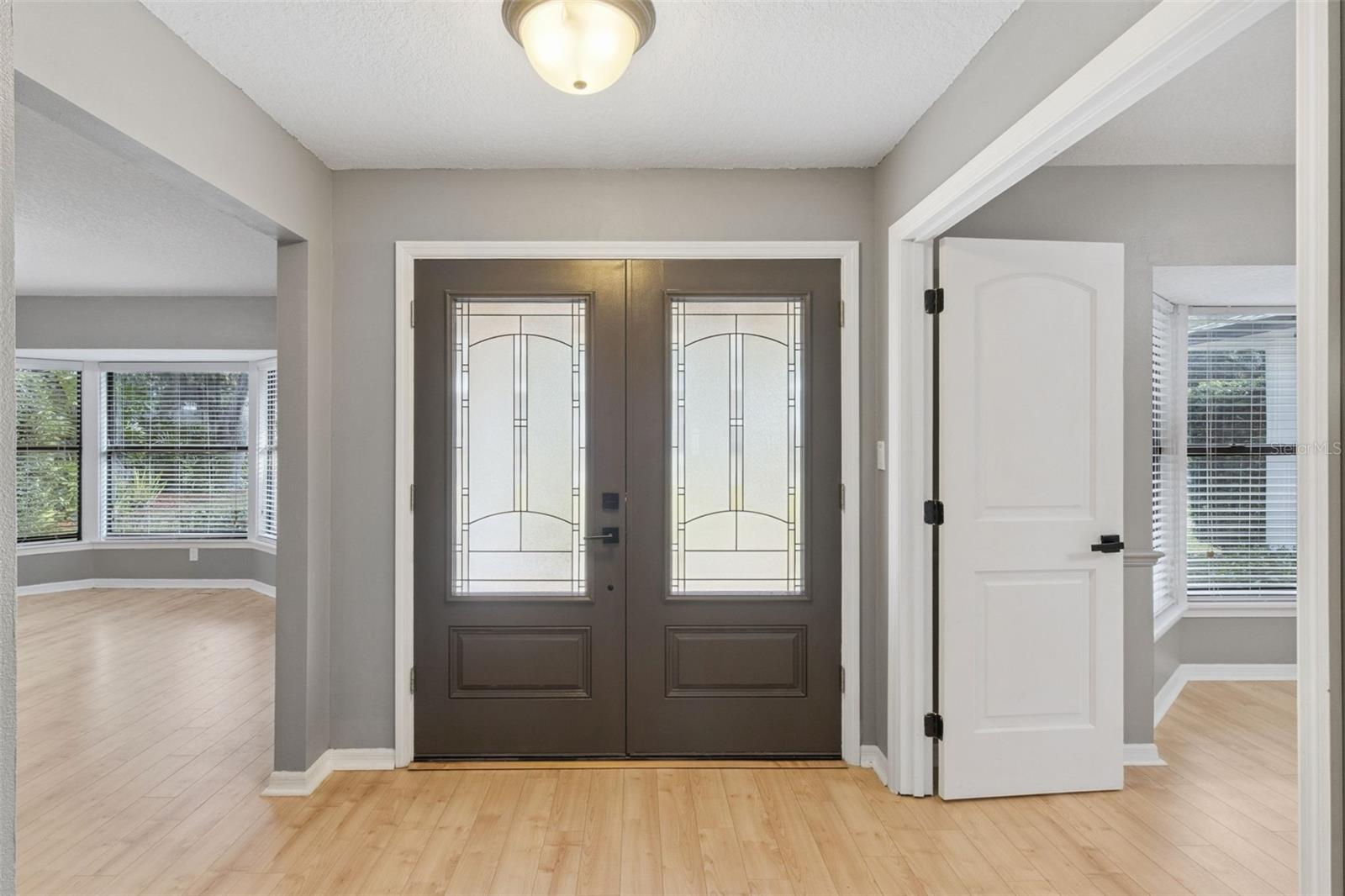 Image 6 of 43 For 4240 Landmark Drive