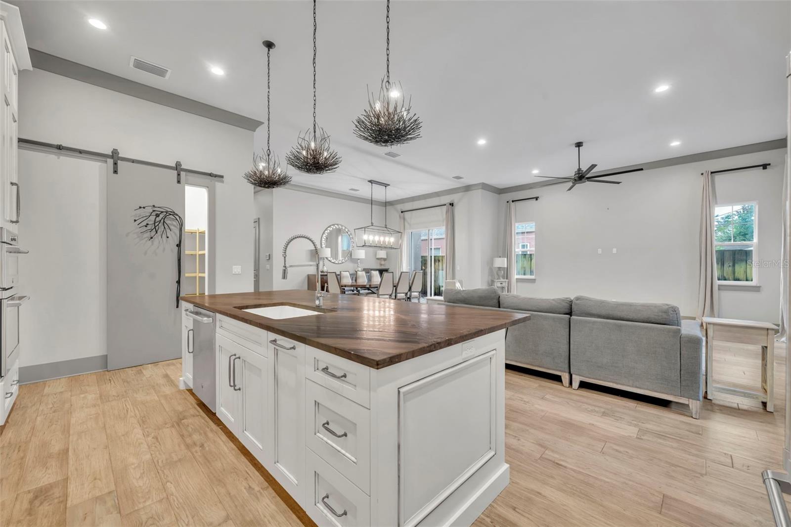 Image 14 of 44 For 1018 Yates Street