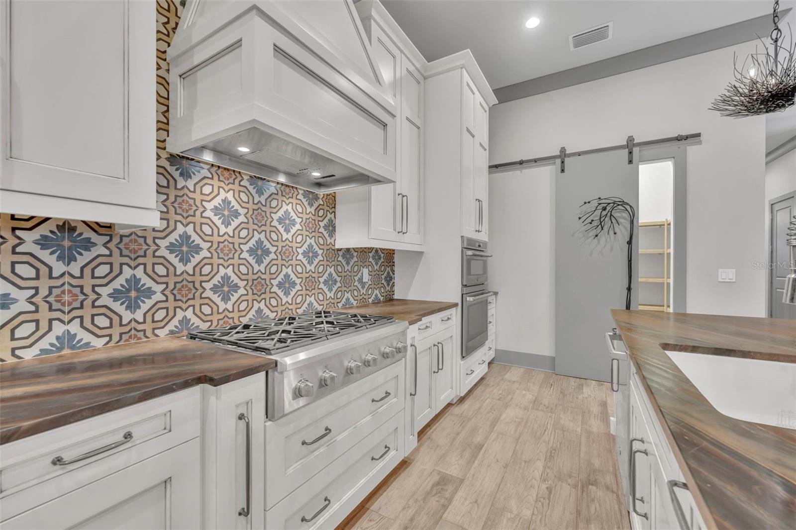 Image 19 of 44 For 1018 Yates Street