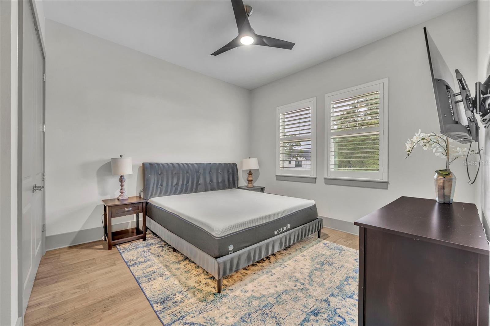 Image 31 of 44 For 1018 Yates Street