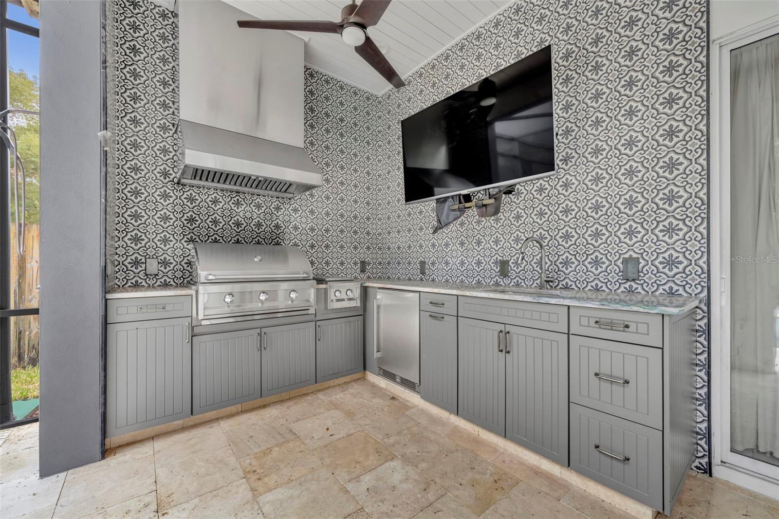 Image 43 of 44 For 1018 Yates Street