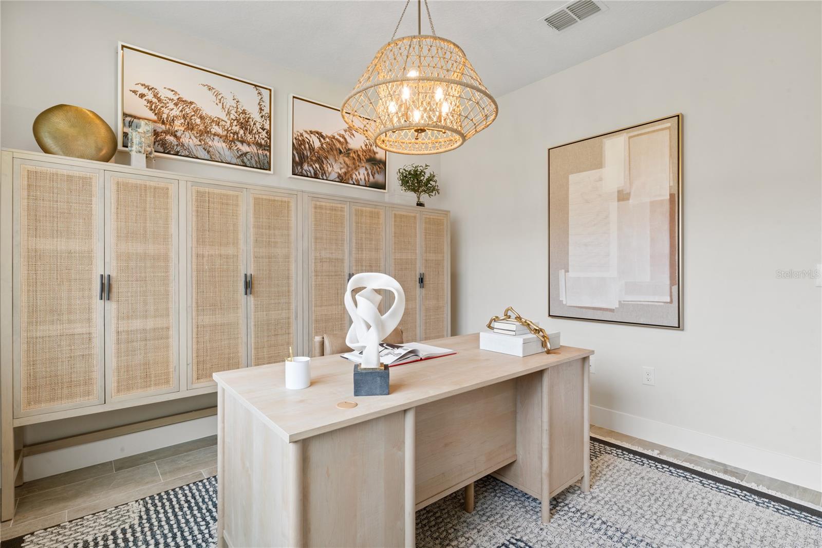 Image 2 of 25 For 1754 Ravenhurst Place