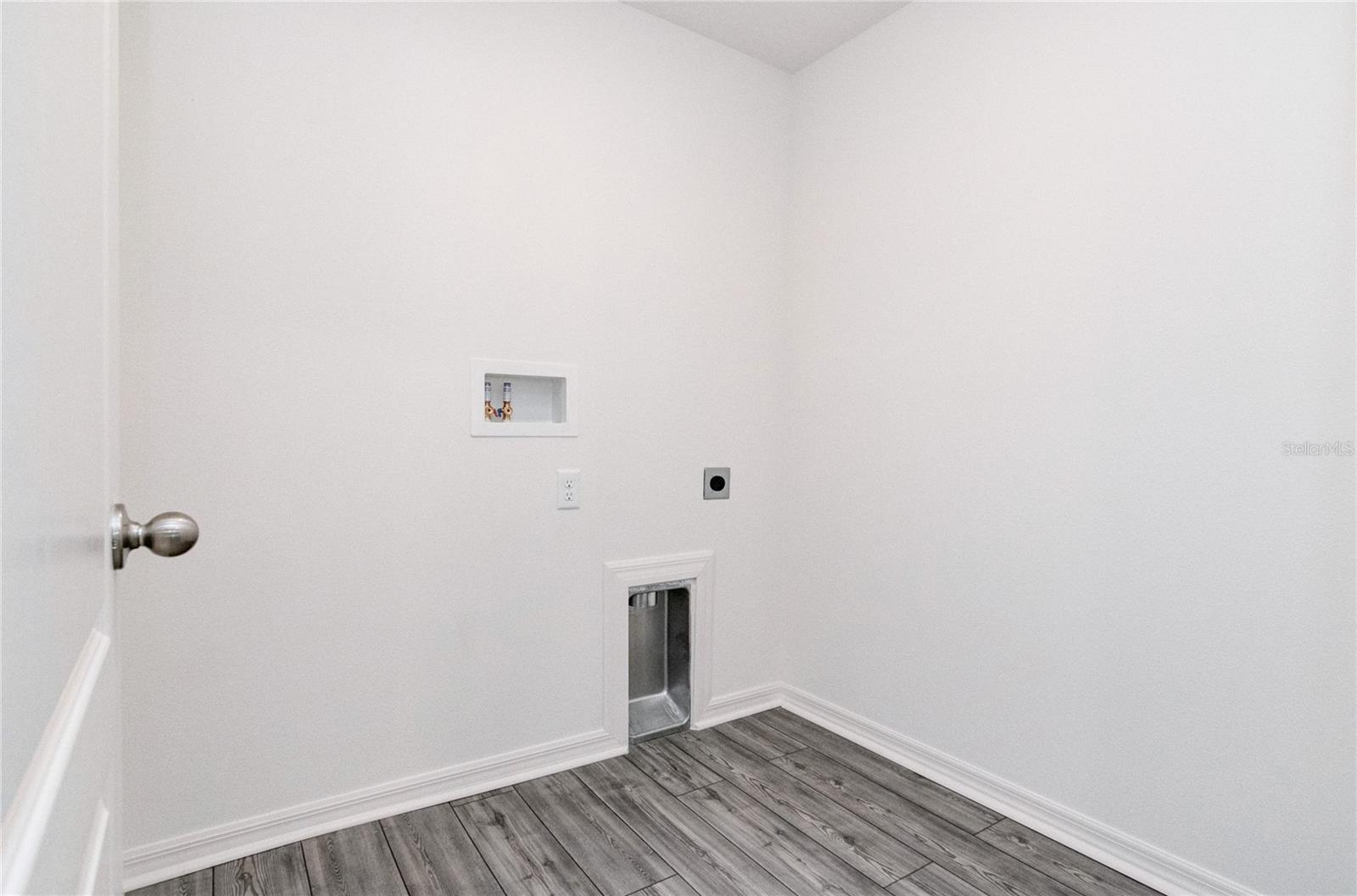 Image 9 of 30 For 1668 Wynford Circle