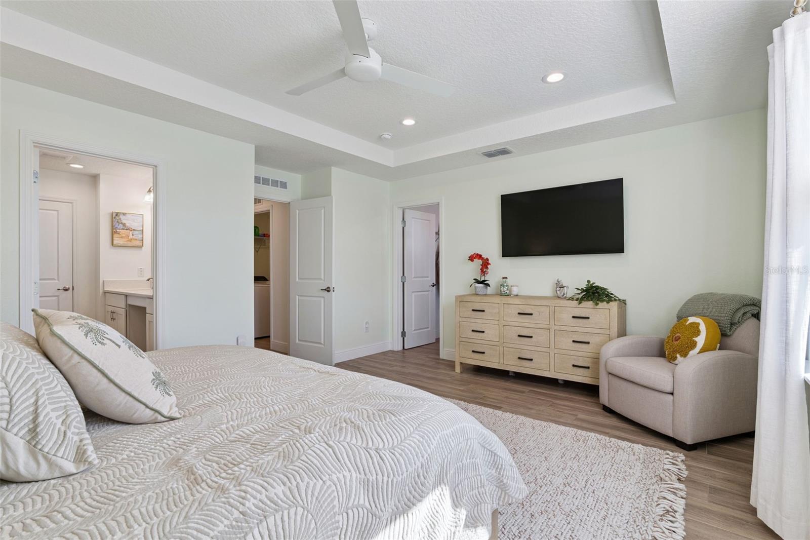 Image 29 of 64 For 13067 Tollcross Way