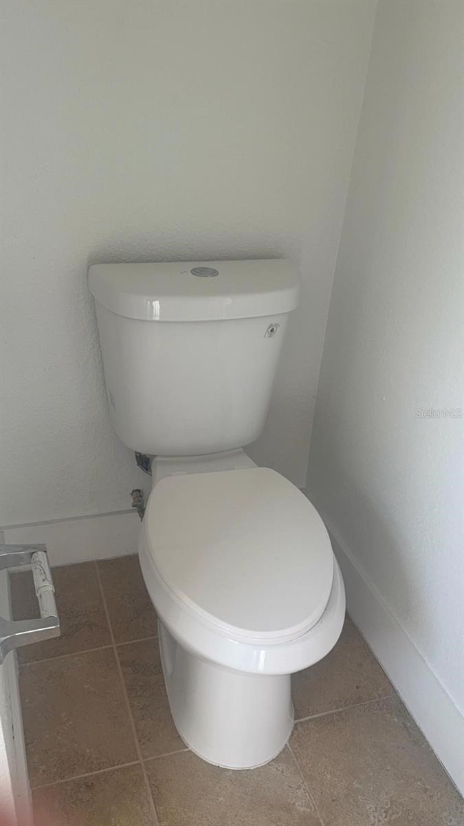 Image 8 of 10 For 1000 Hugley St