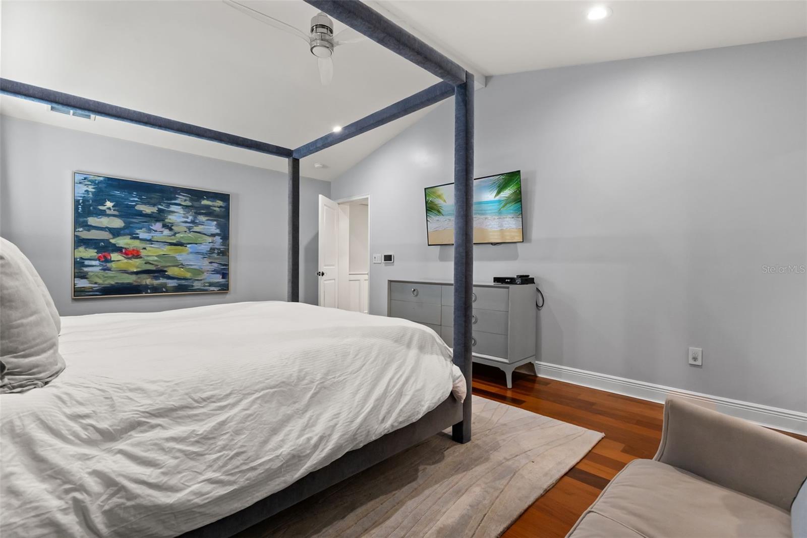 Image 24 of 48 For 2220 Via Tuscany