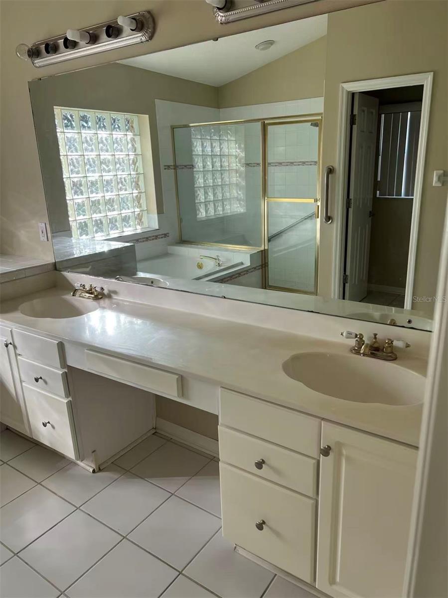 Image 17 of 21 For 1218 Shelter Rock Road