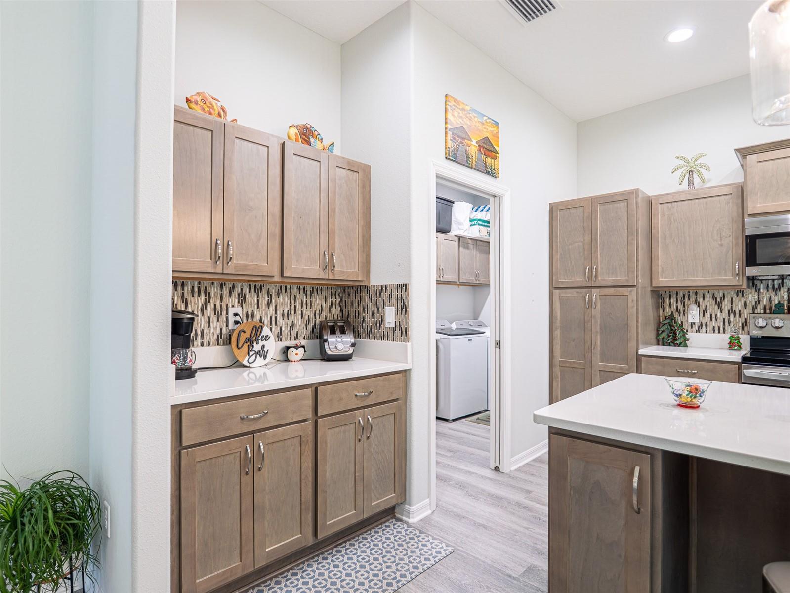 Listing photo id 10 for 7 Eugenia Court W