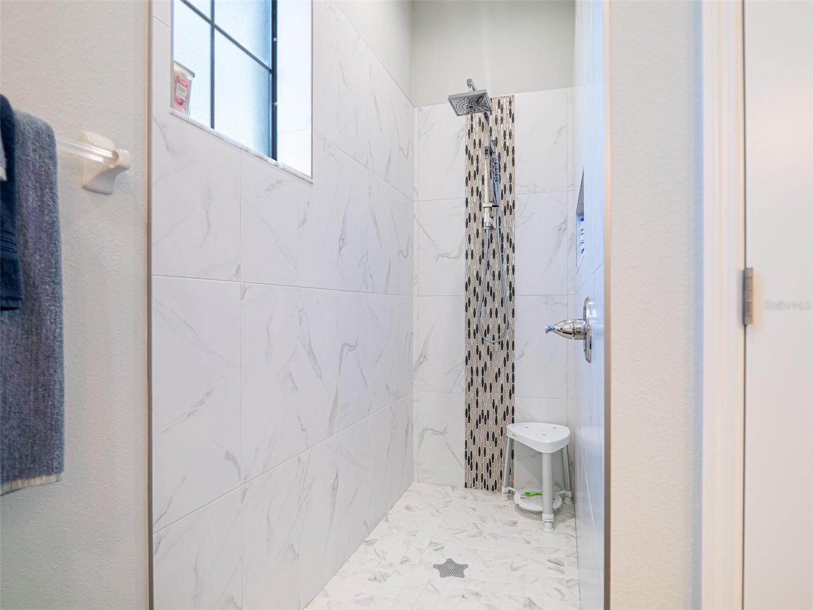 Listing photo id 22 for 7 Eugenia Court W