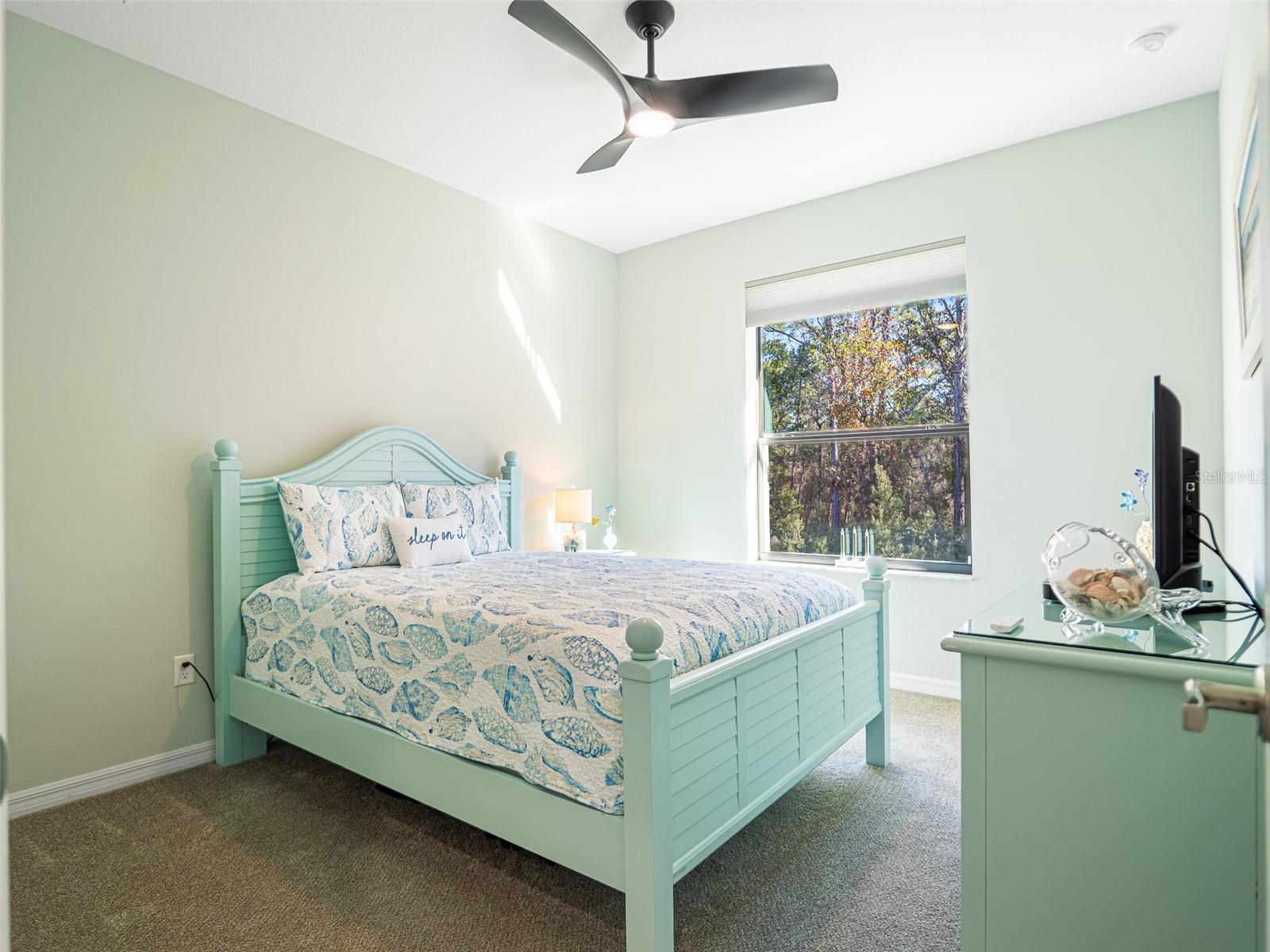 Listing photo id 24 for 7 Eugenia Court W