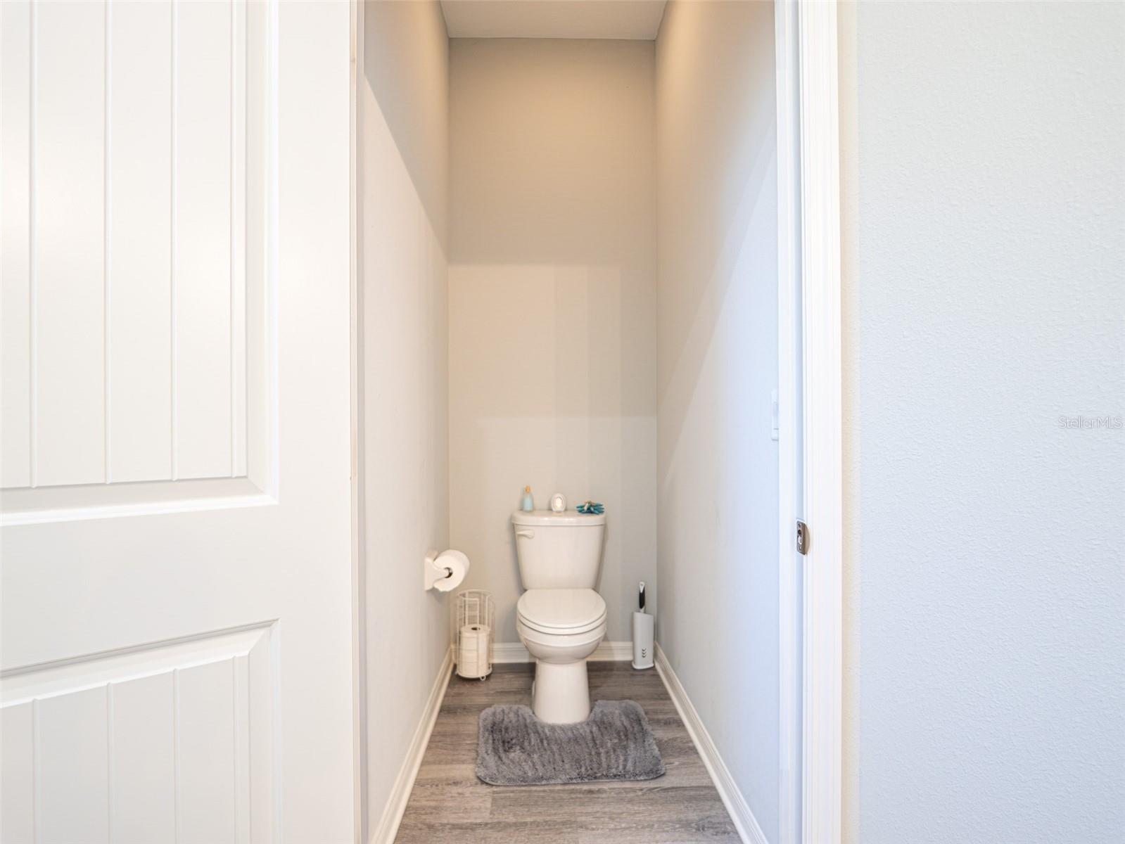 Listing photo id 26 for 7 Eugenia Court W