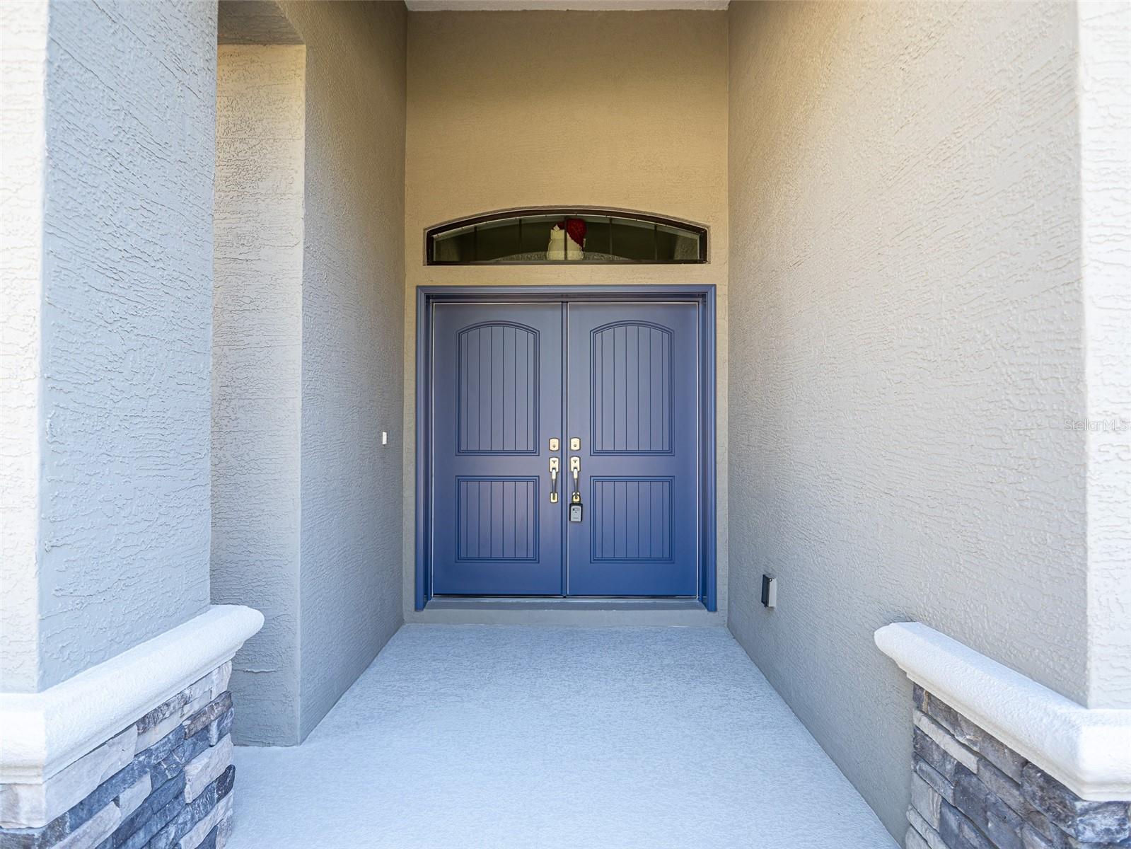 Listing photo id 1 for 7 Eugenia Court W