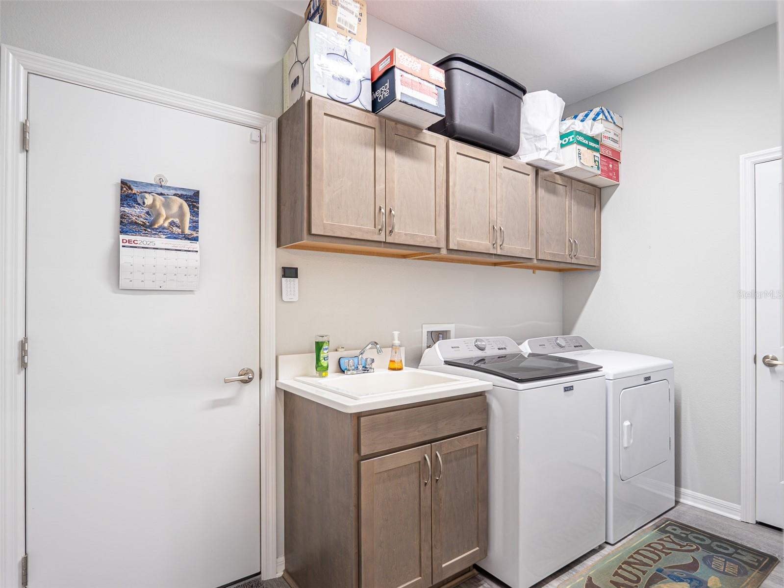 Listing photo id 28 for 7 Eugenia Court W