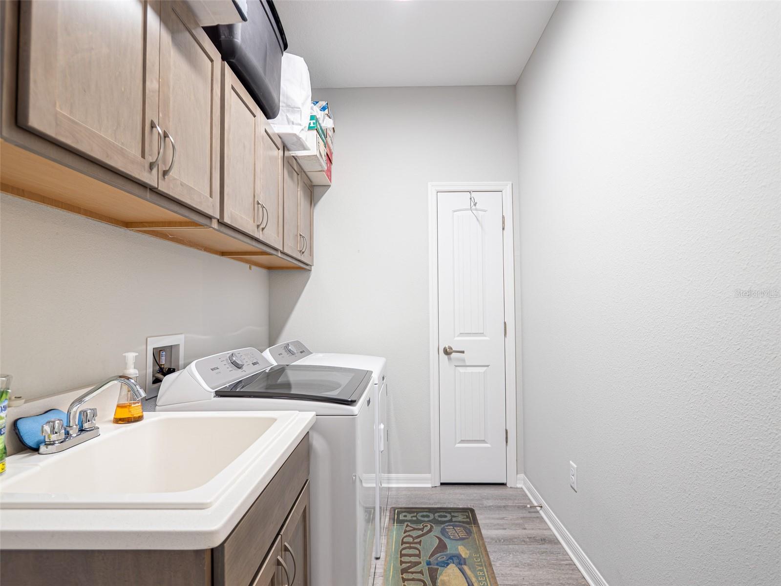 Listing photo id 29 for 7 Eugenia Court W