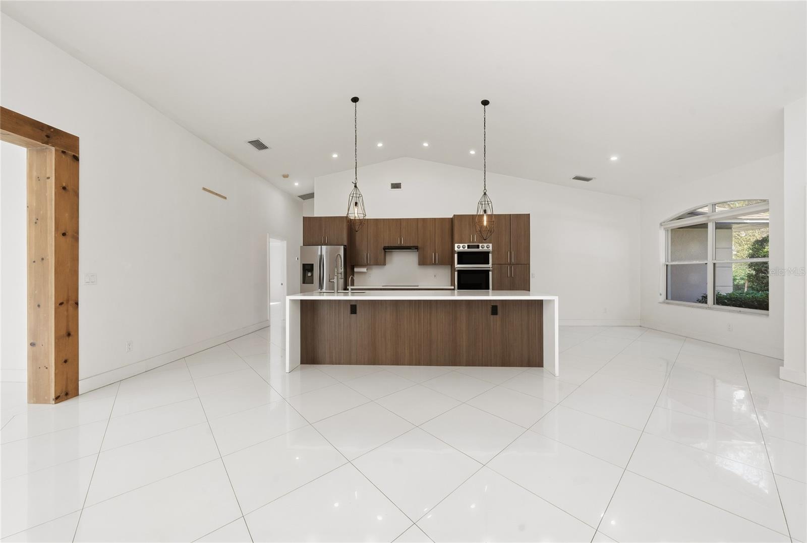 Image 4 of 29 For 11036 Bronson Road