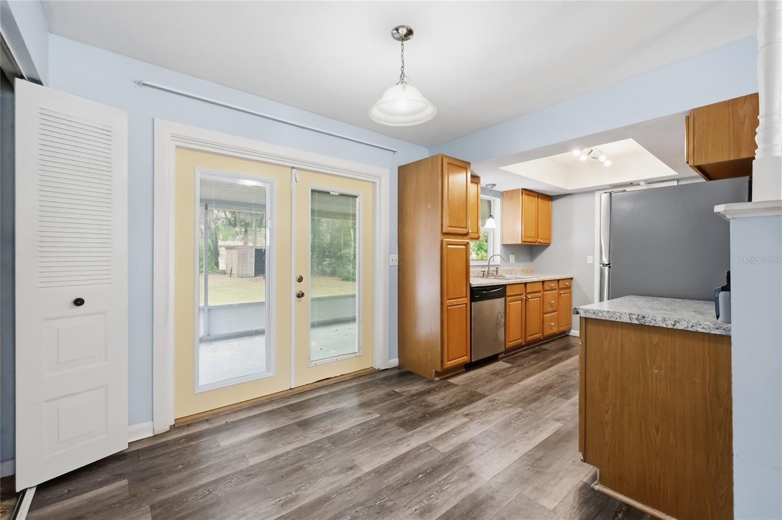 Image 11 of 41 For 6060 119th Place