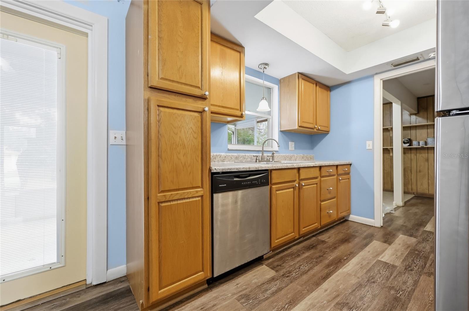 Image 15 of 41 For 6060 119th Place