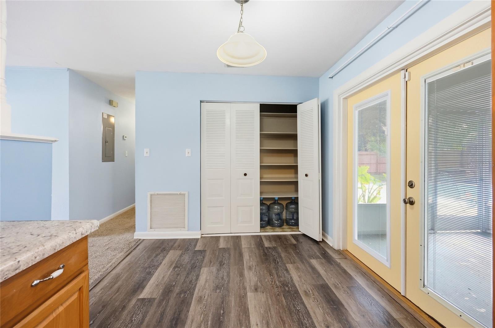 Image 17 of 41 For 6060 119th Place