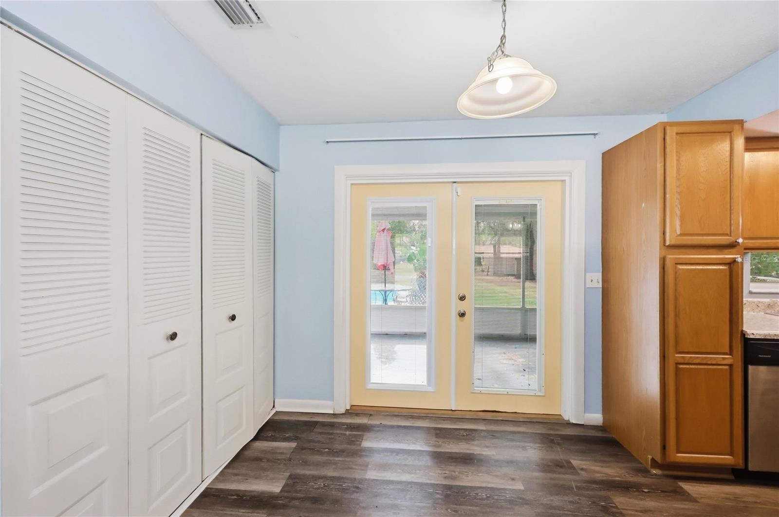 Image 18 of 41 For 6060 119th Place