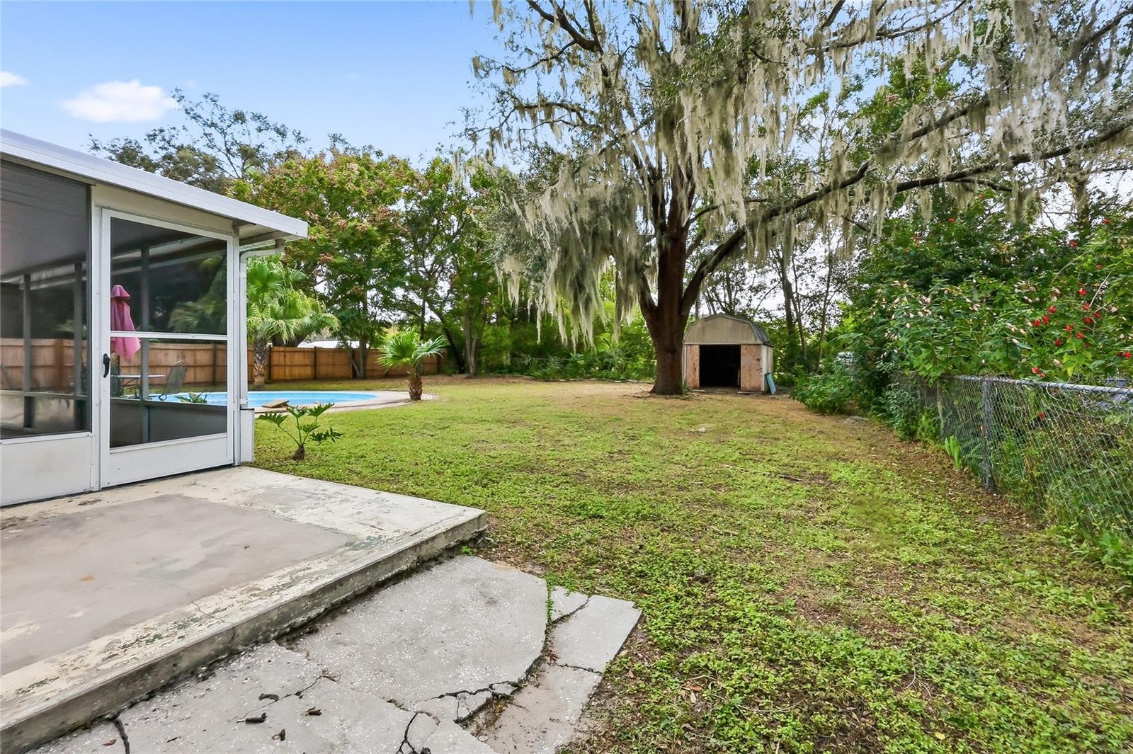 Image 28 of 41 For 6060 119th Place