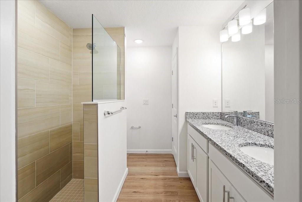 Image 11 of 14 For 798 Tarr Avenue Sw