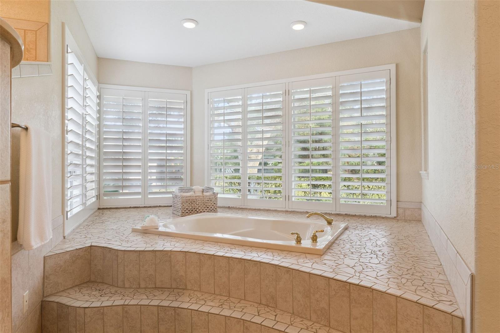 Image 23 of 60 For 10442 Birch Tree Lane