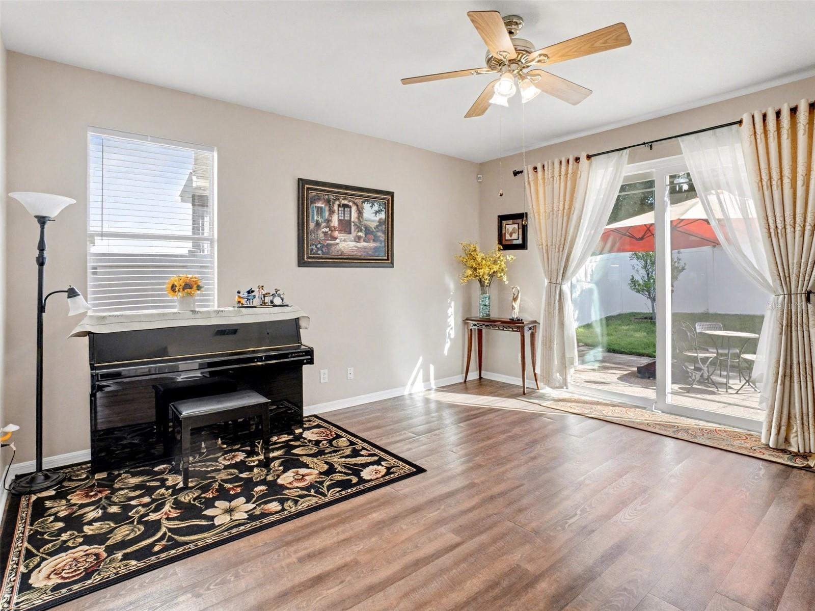 Image 12 of 31 For 4647 Riverton Drive