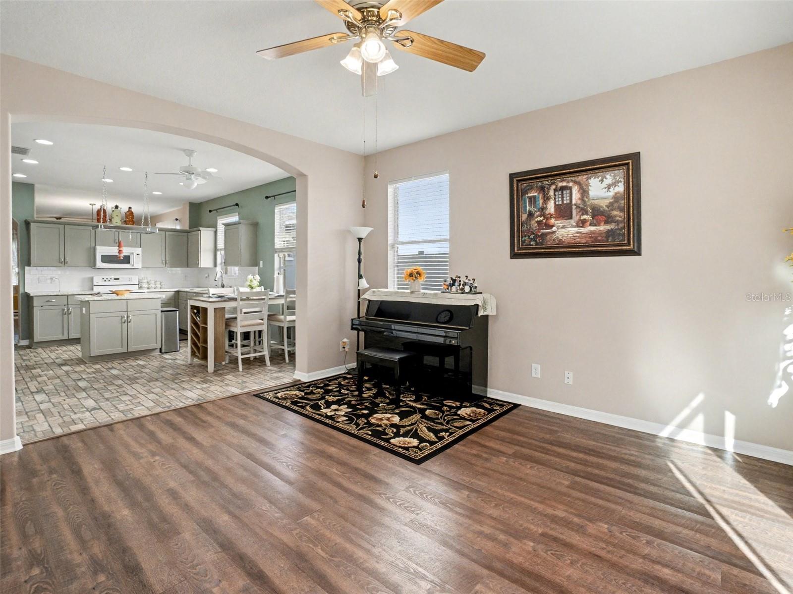 Image 14 of 31 For 4647 Riverton Drive