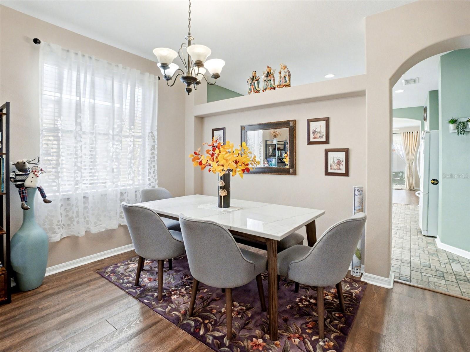 Image 7 of 31 For 4647 Riverton Drive