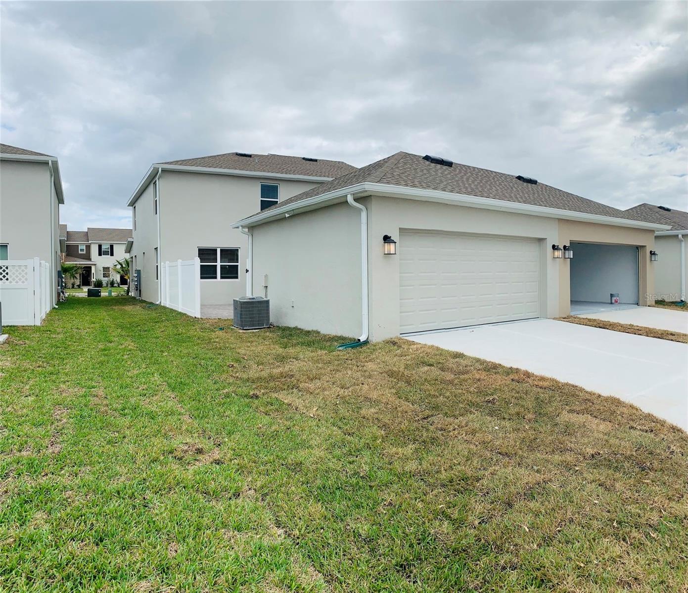 Image 21 of 53 For 10672 Words Drive