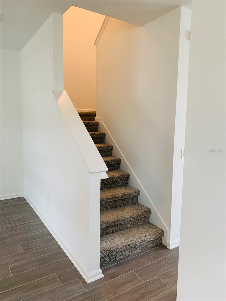 Image 7 of 53 For 10672 Words Drive