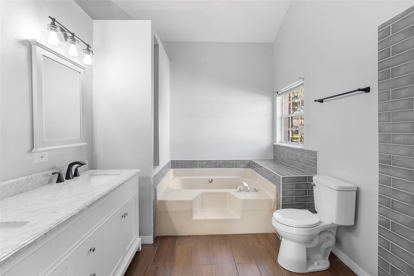 Image 22 of 55 For 1573 Errol Parkway