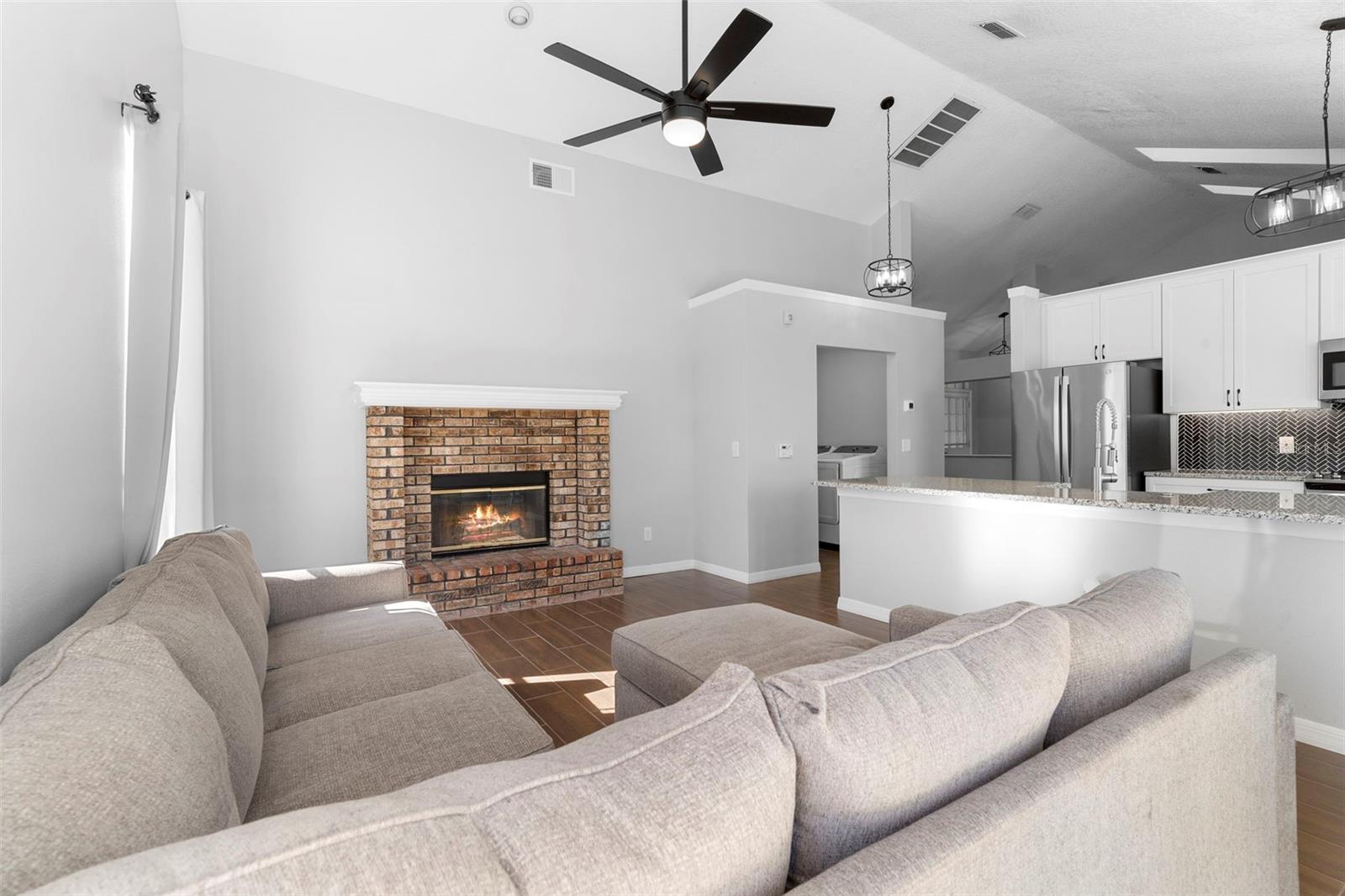 Image 6 of 55 For 1573 Errol Parkway