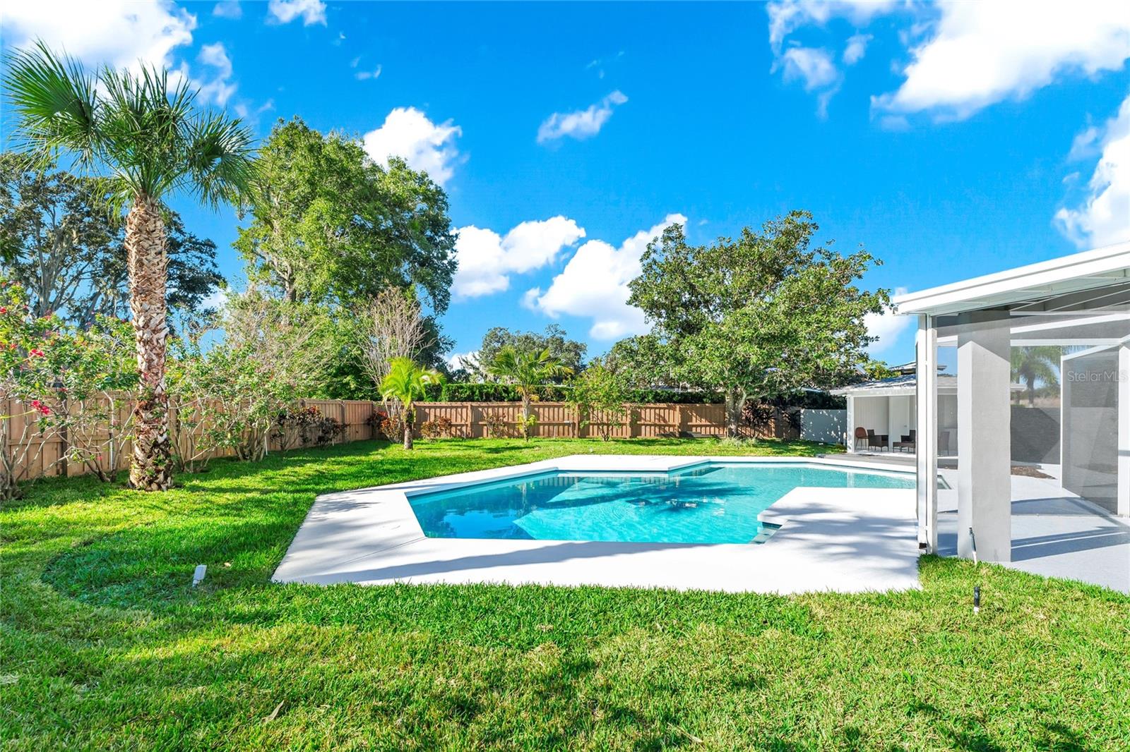 Image 12 of 100 For 8922 Bay Cove Court