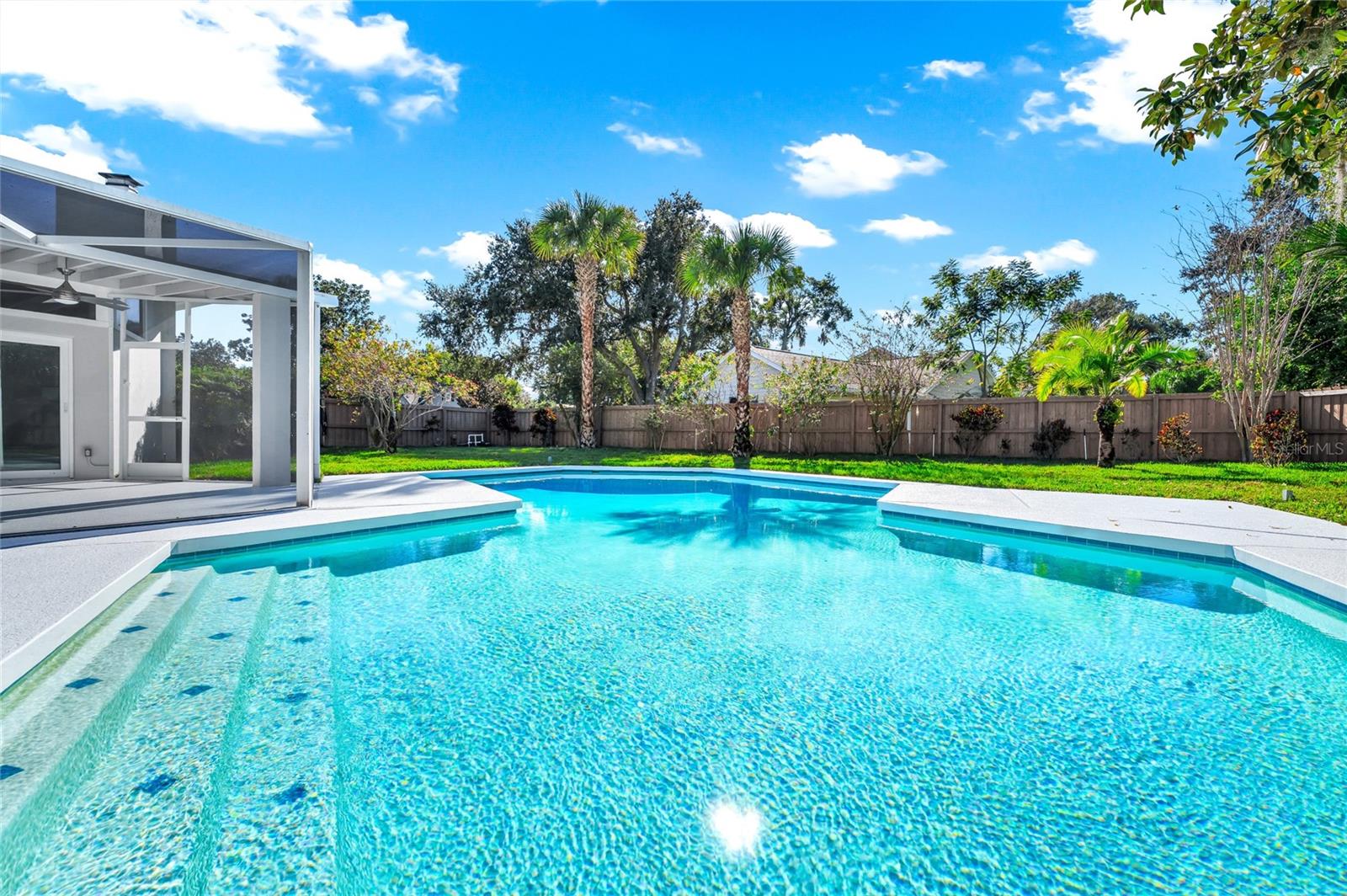 Image 19 of 100 For 8922 Bay Cove Court