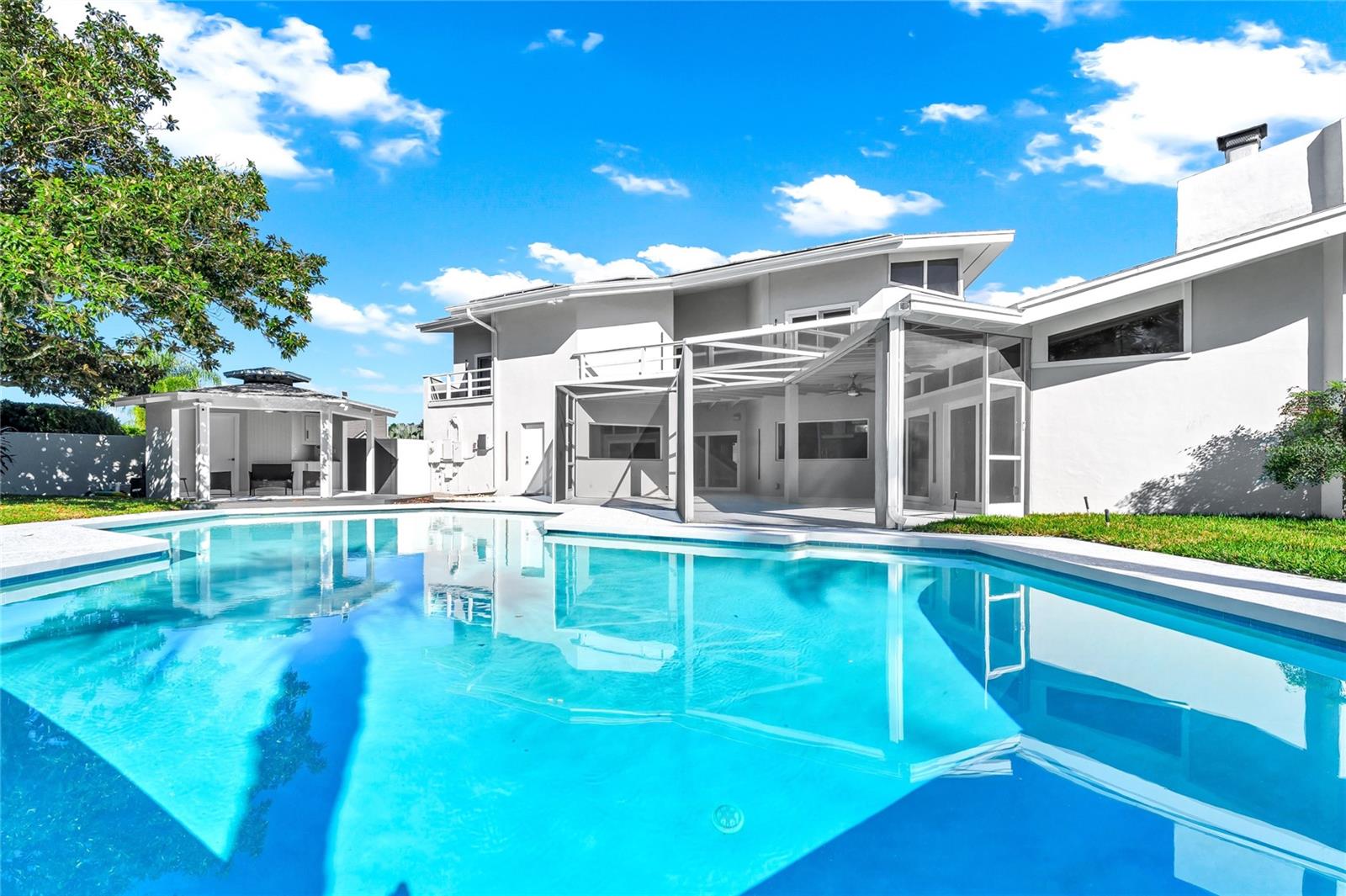 Image 20 of 100 For 8922 Bay Cove Court