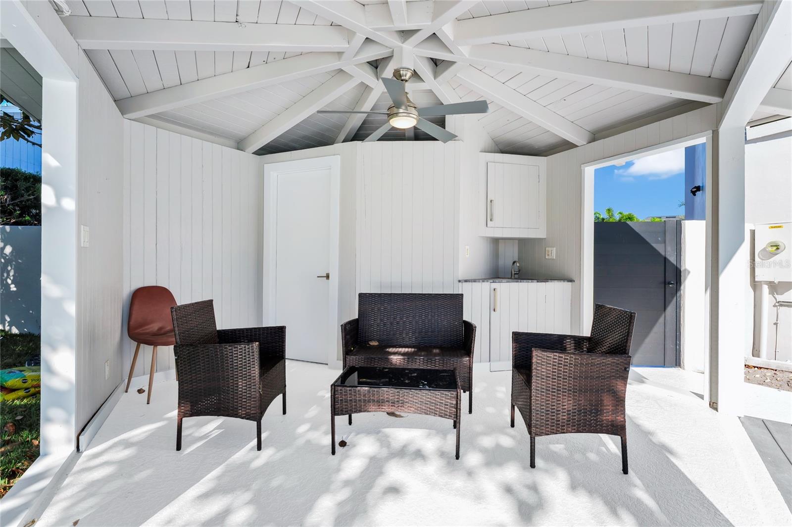 Image 23 of 100 For 8922 Bay Cove Court