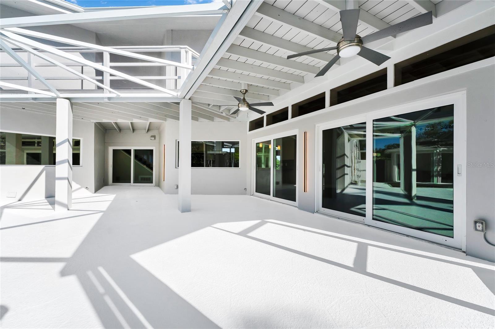 Image 25 of 100 For 8922 Bay Cove Court