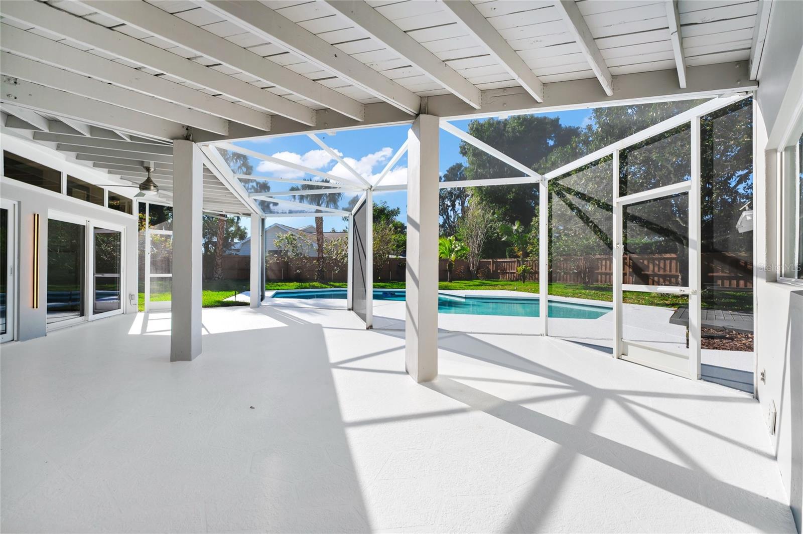 Image 26 of 100 For 8922 Bay Cove Court