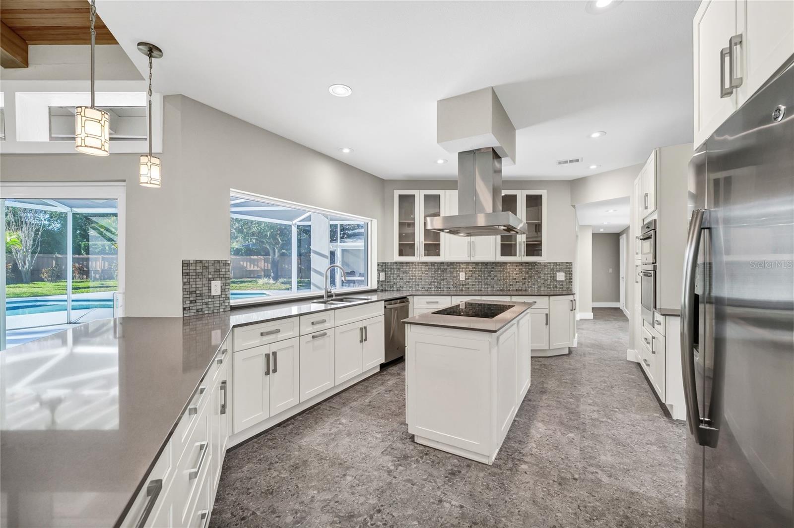 Image 34 of 100 For 8922 Bay Cove Court