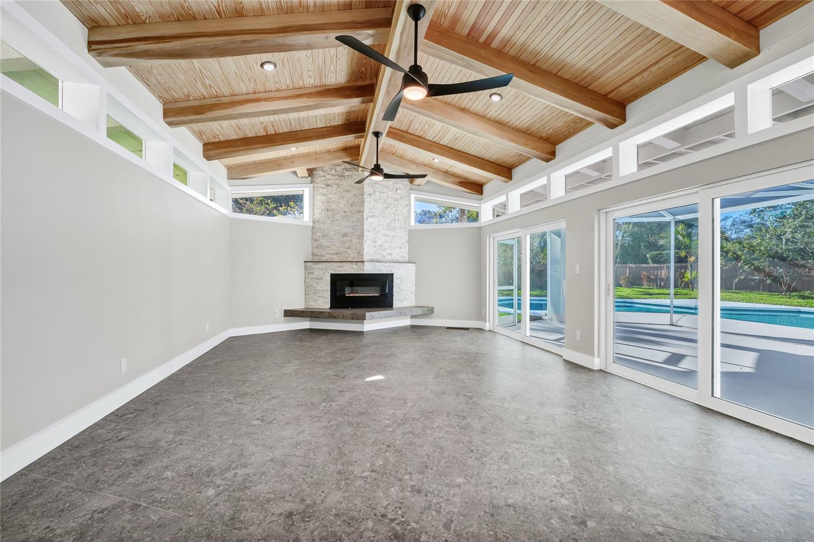 Image 36 of 100 For 8922 Bay Cove Court