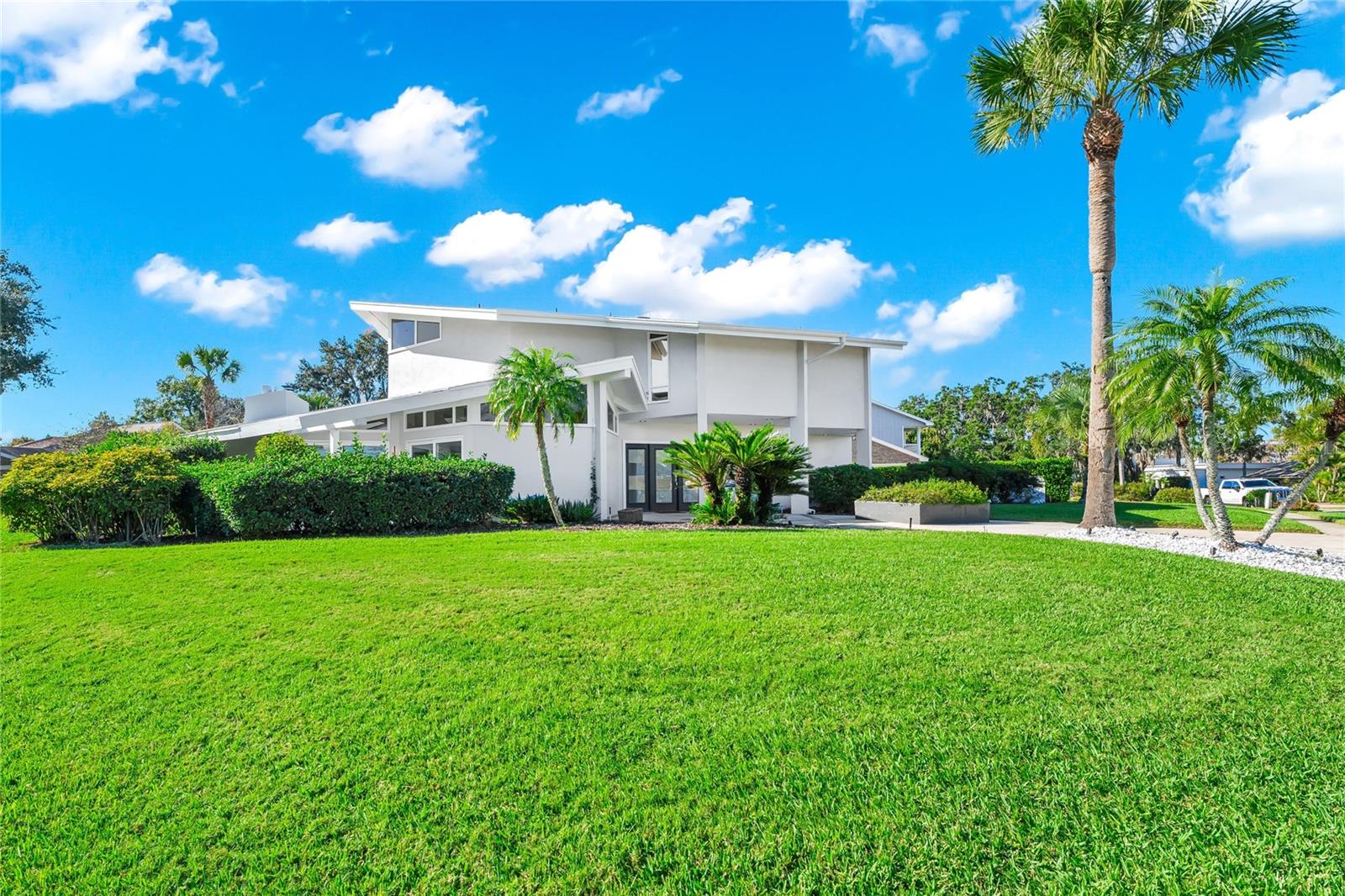 Image 4 of 100 For 8922 Bay Cove Court