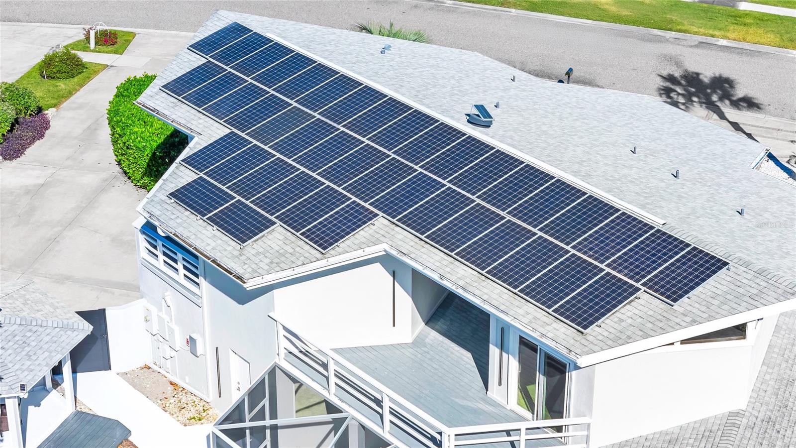 Image 6 of 100 For 8922 Bay Cove Court