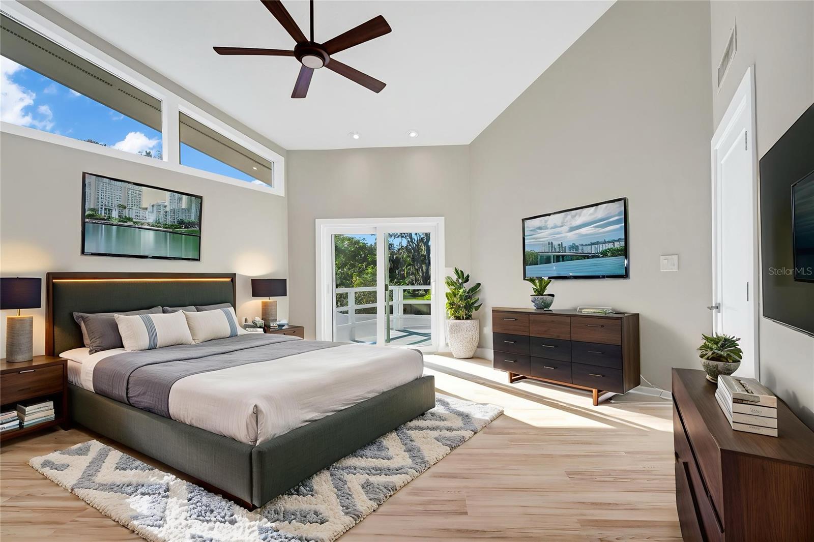 Image 63 of 100 For 8922 Bay Cove Court