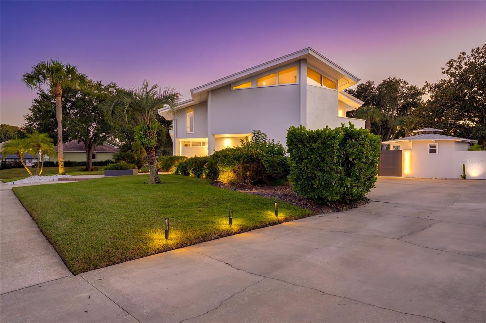 Image 77 of 100 For 8922 Bay Cove Court